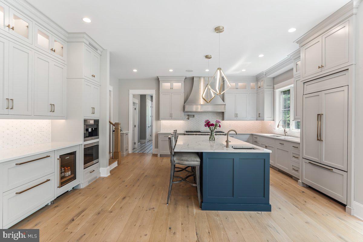 6 Evergreen Ln