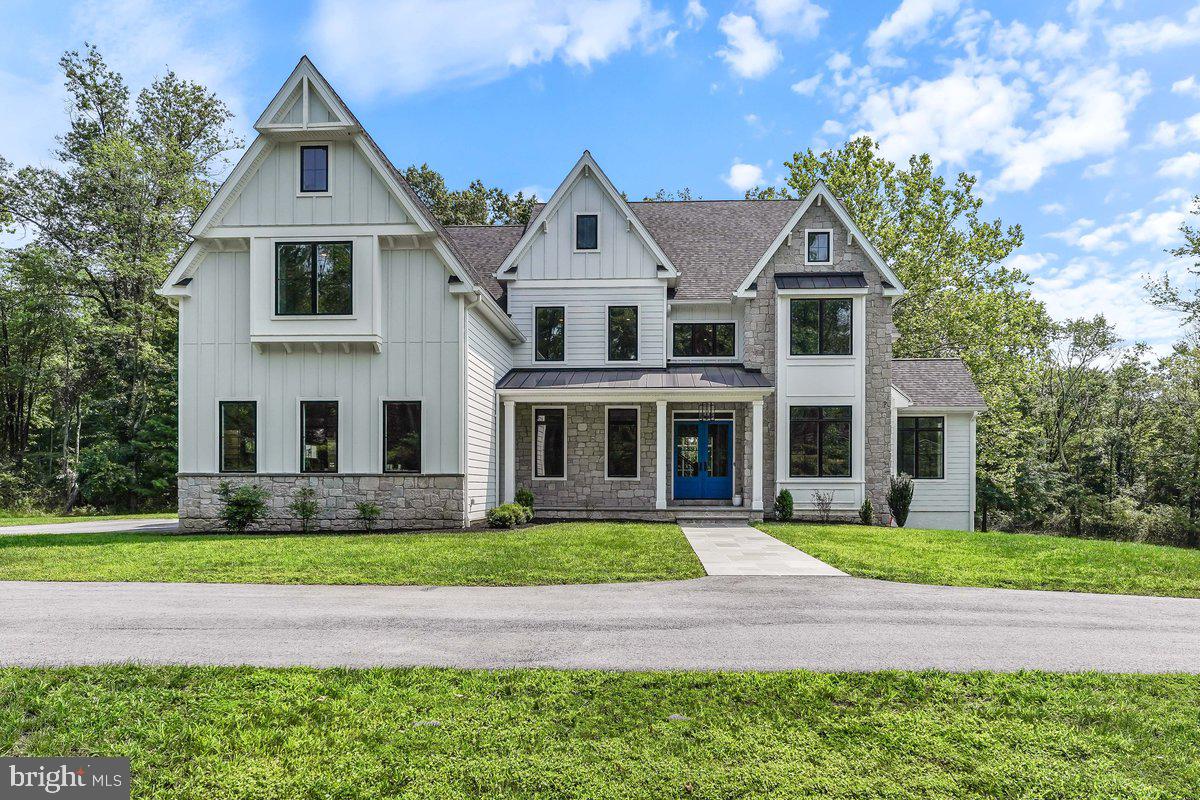 6 Evergreen Ln