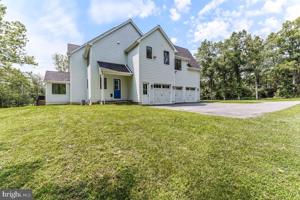 6 Evergreen Ln