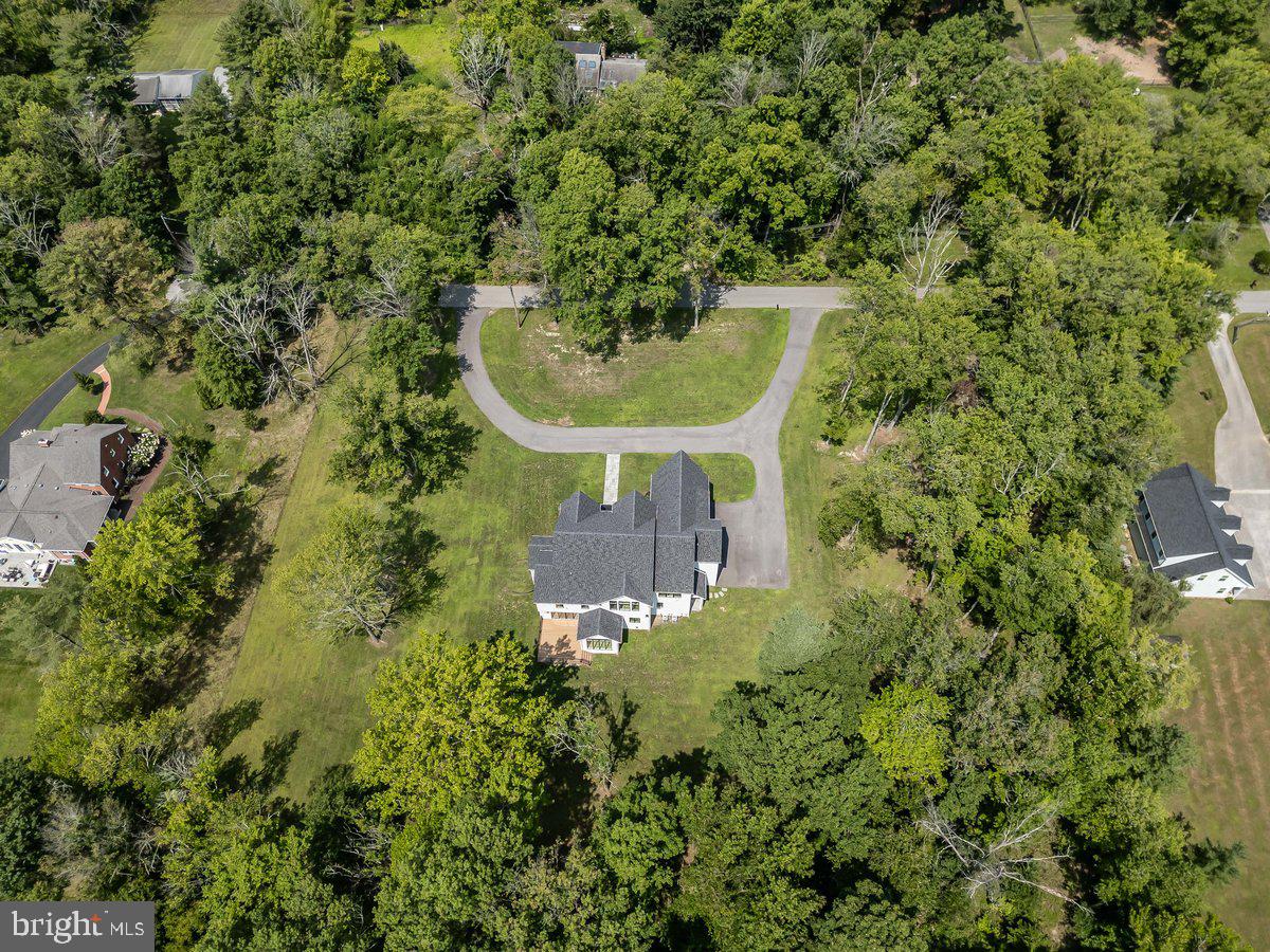 6 Evergreen Ln