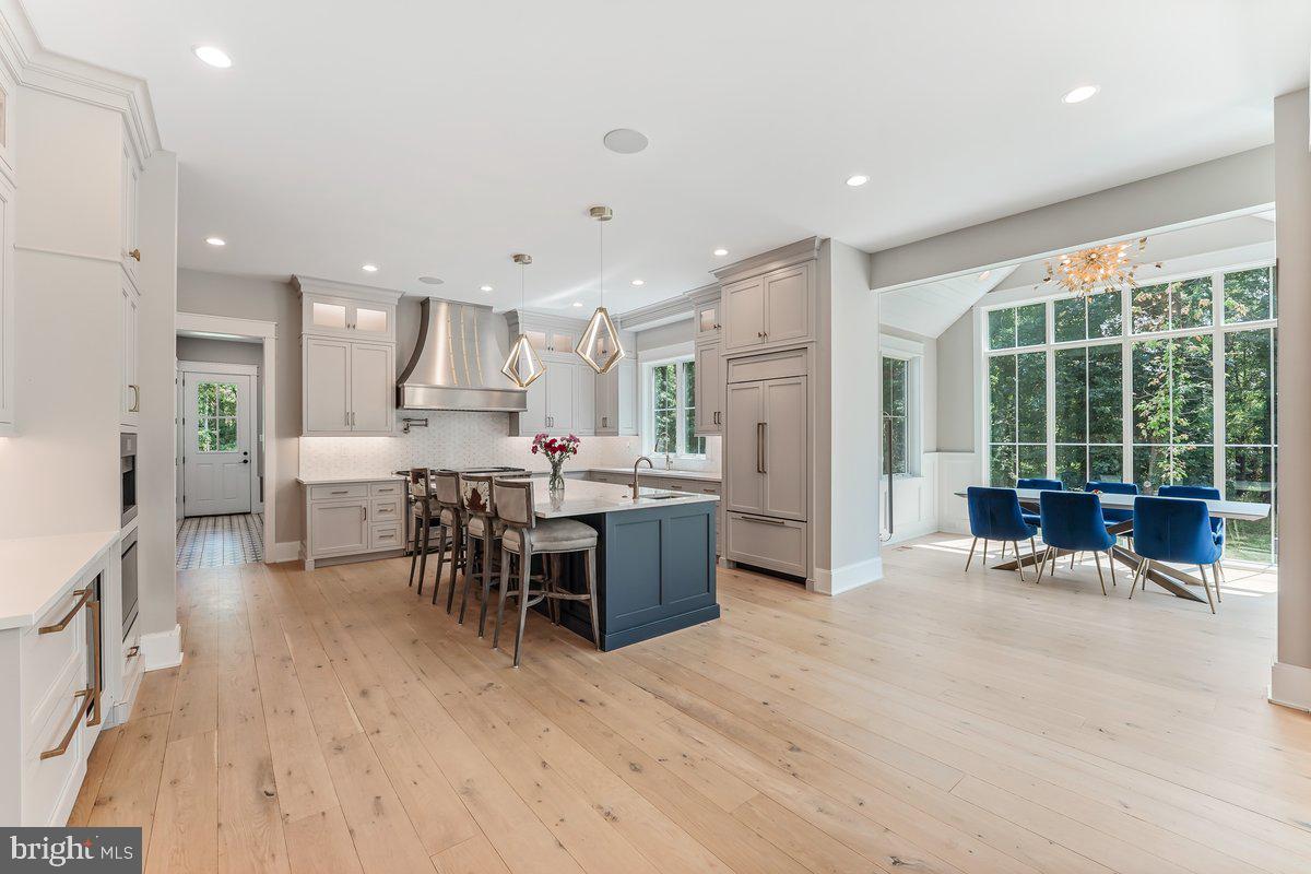 6 Evergreen Ln