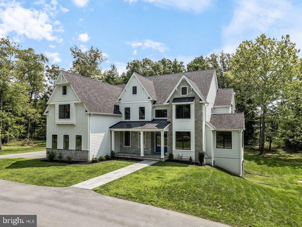 6 Evergreen Ln