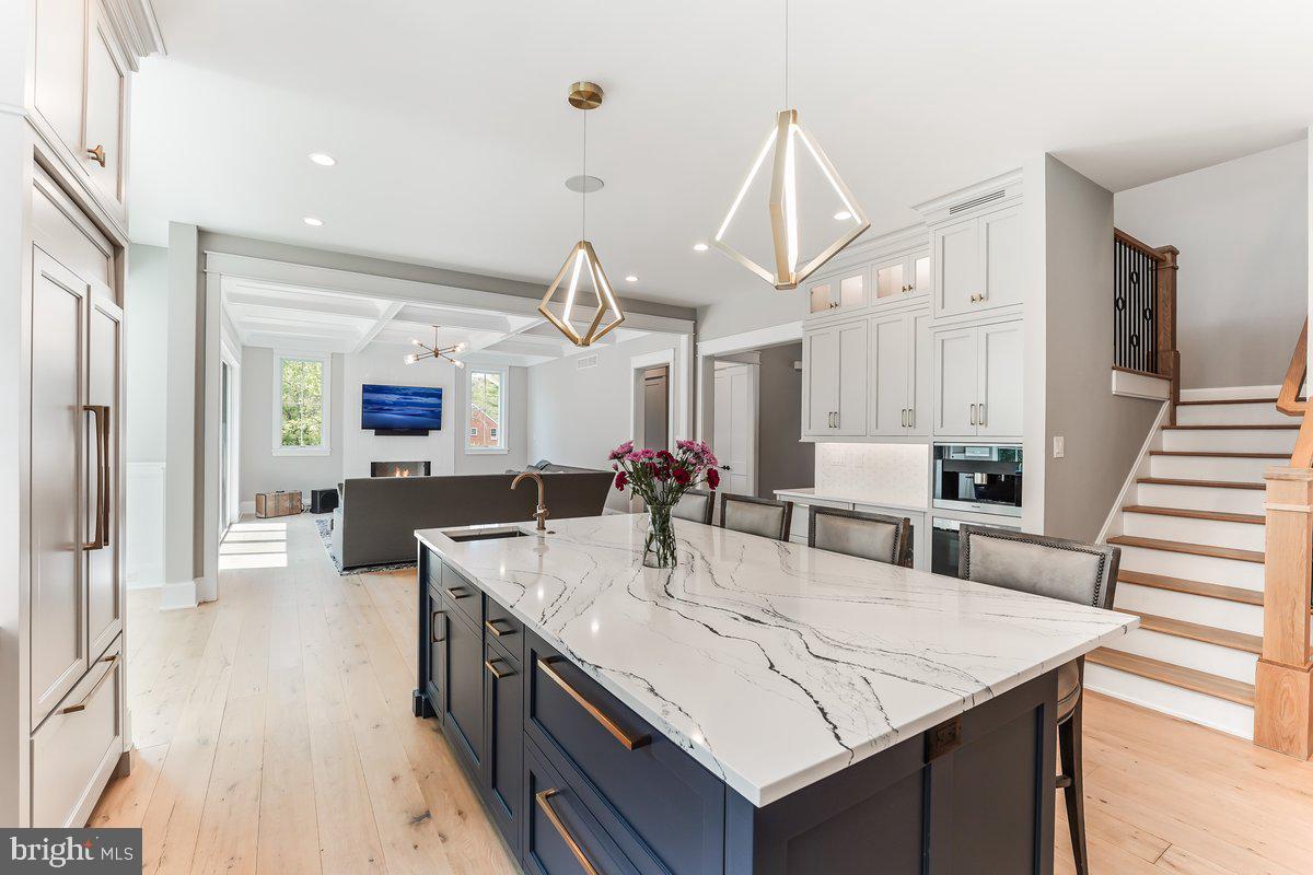 6 Evergreen Ln