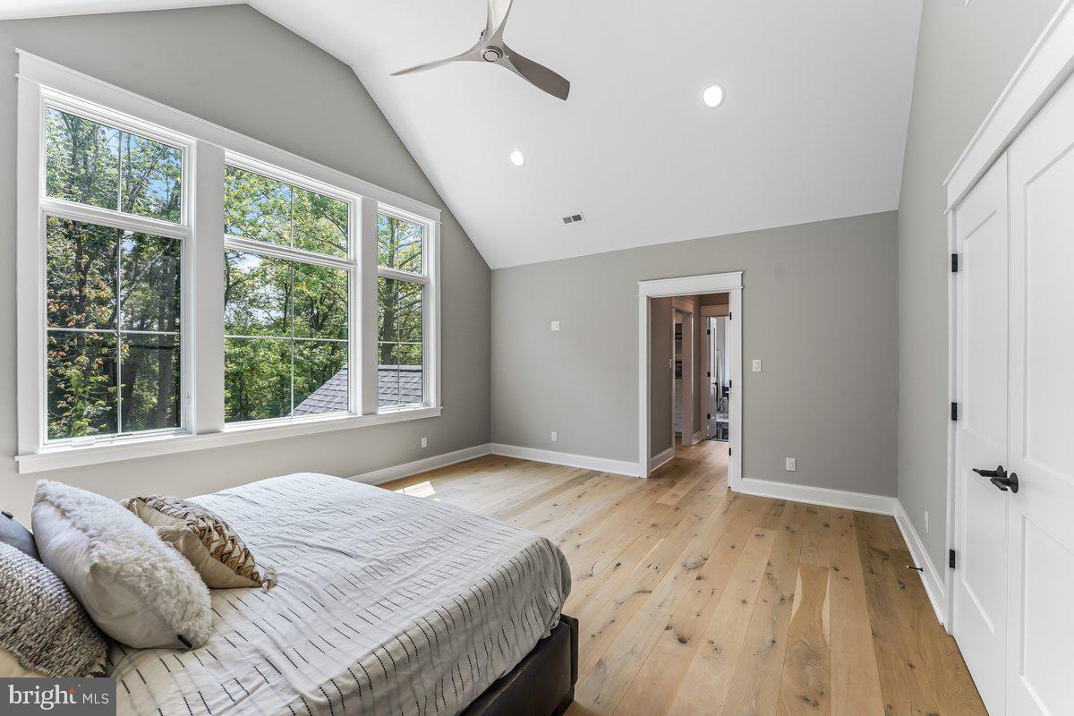 6 Evergreen Ln
