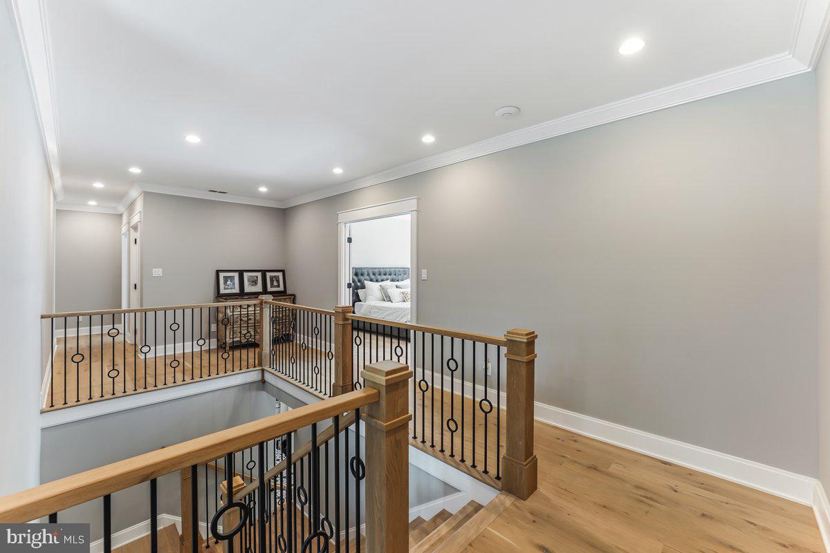 6 Evergreen Ln