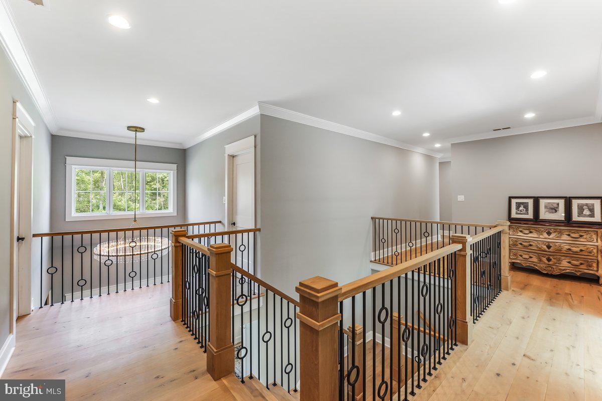 6 Evergreen Ln