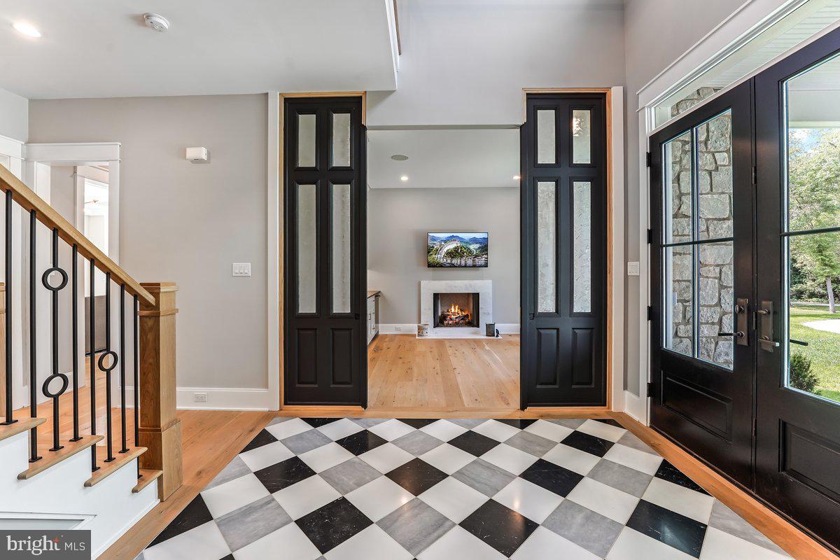 6 Evergreen Ln