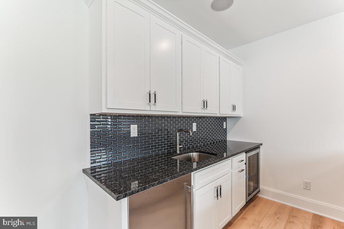 6 Evergreen Ln