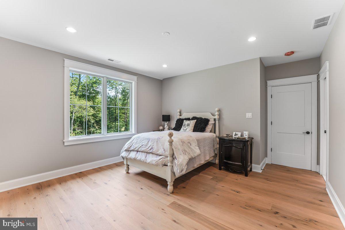 6 Evergreen Ln