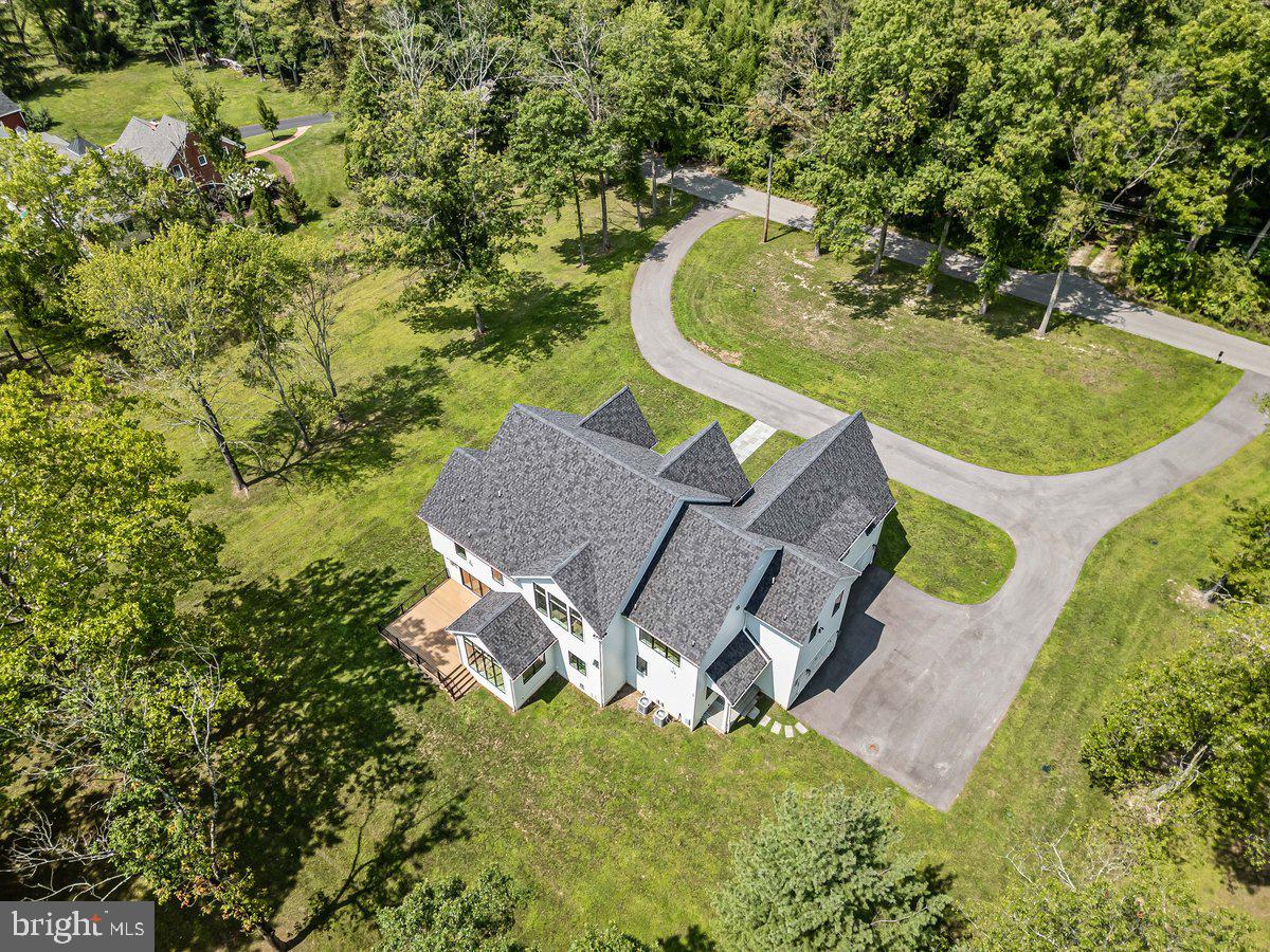 6 Evergreen Ln
