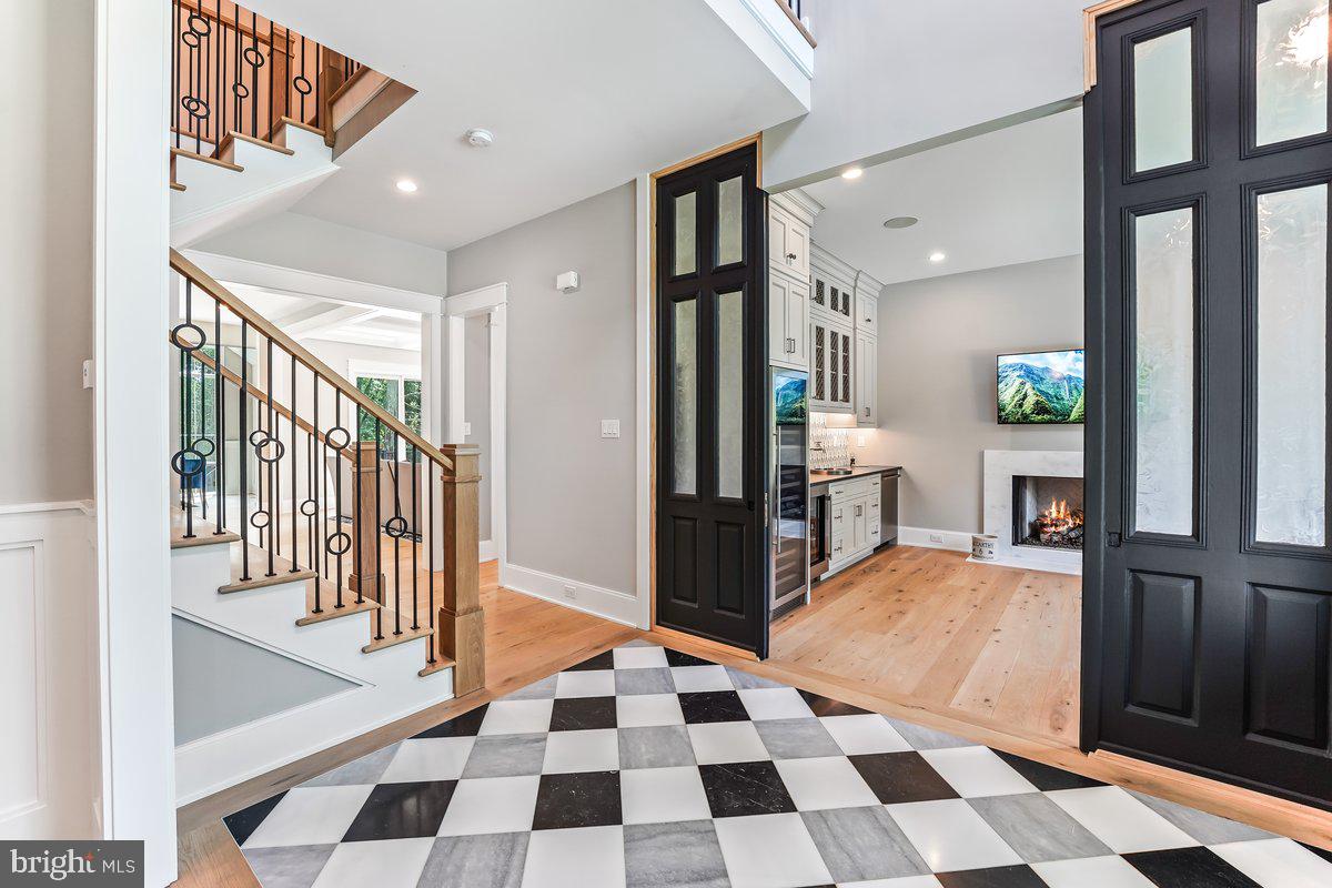 6 Evergreen Ln