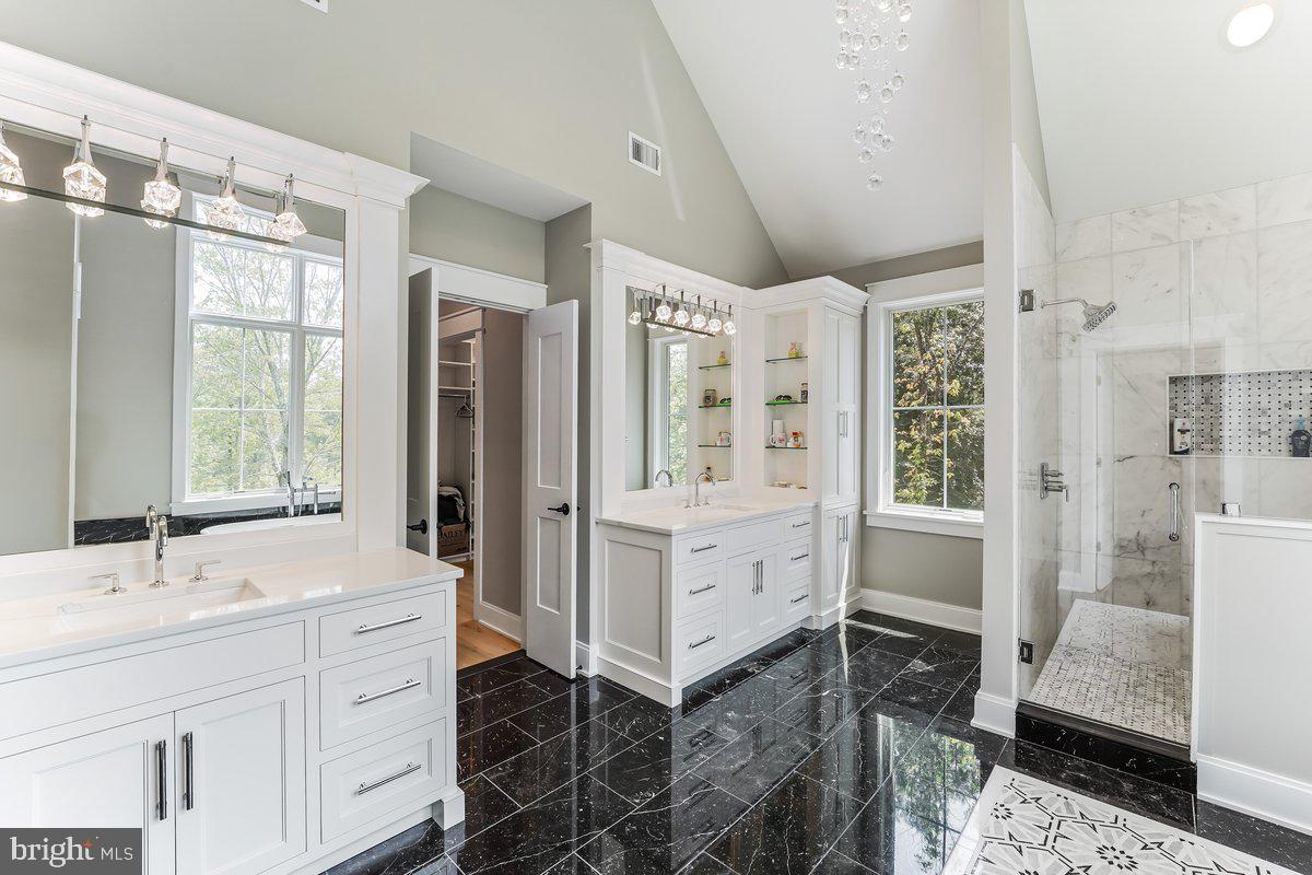 6 Evergreen Ln