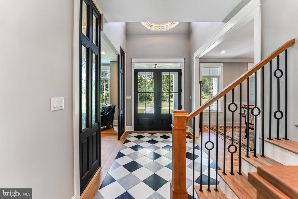6 Evergreen Ln