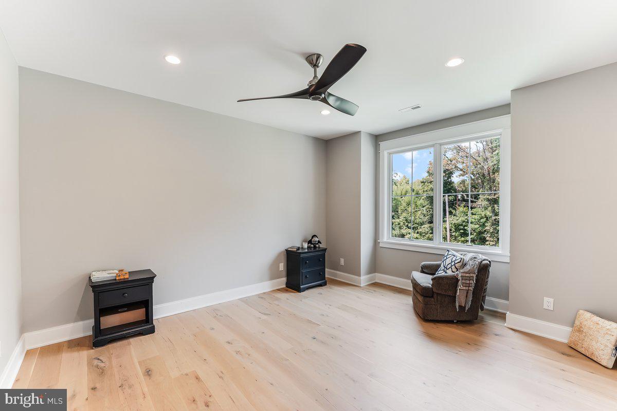 6 Evergreen Ln