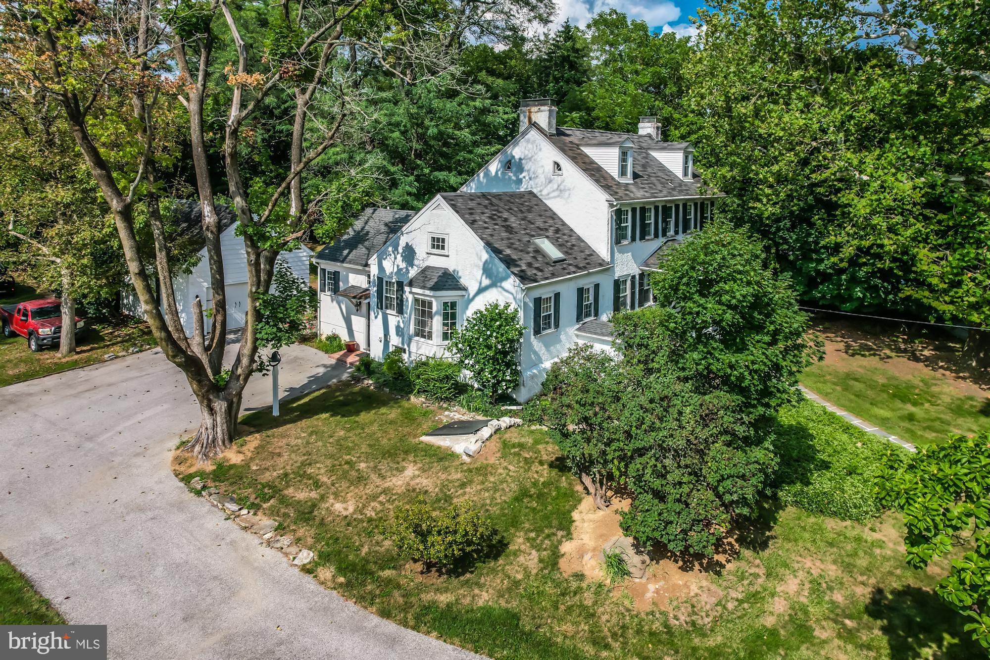 978 W Conestoga Rd