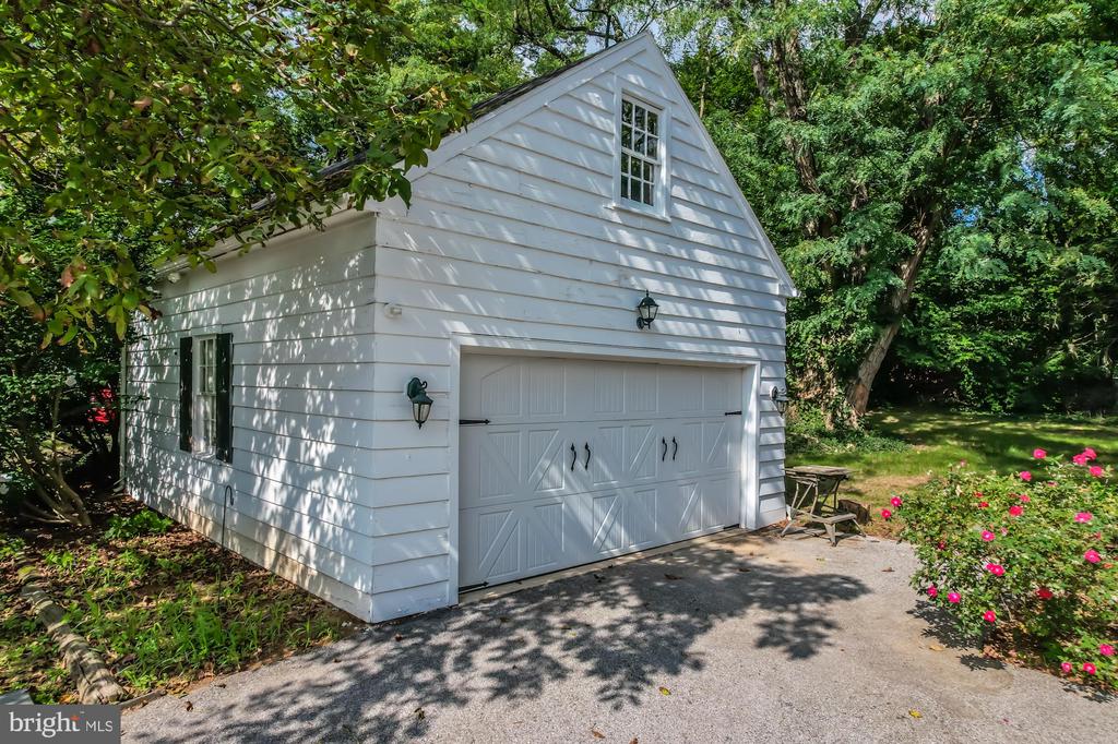 978 W Conestoga Rd