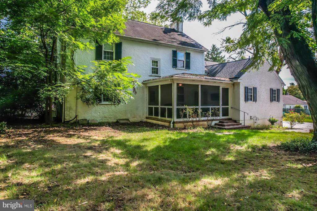 978 W Conestoga Rd