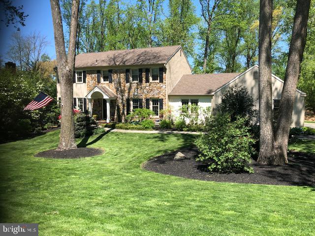 807 Llanelly Ln