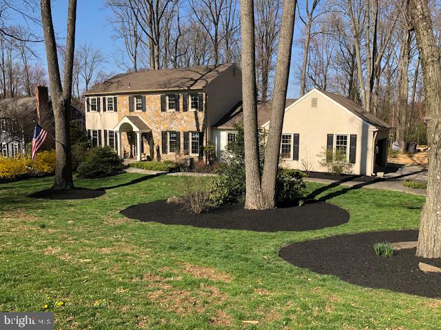 807 Llanelly Ln
