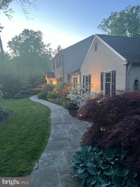 807 Llanelly Ln