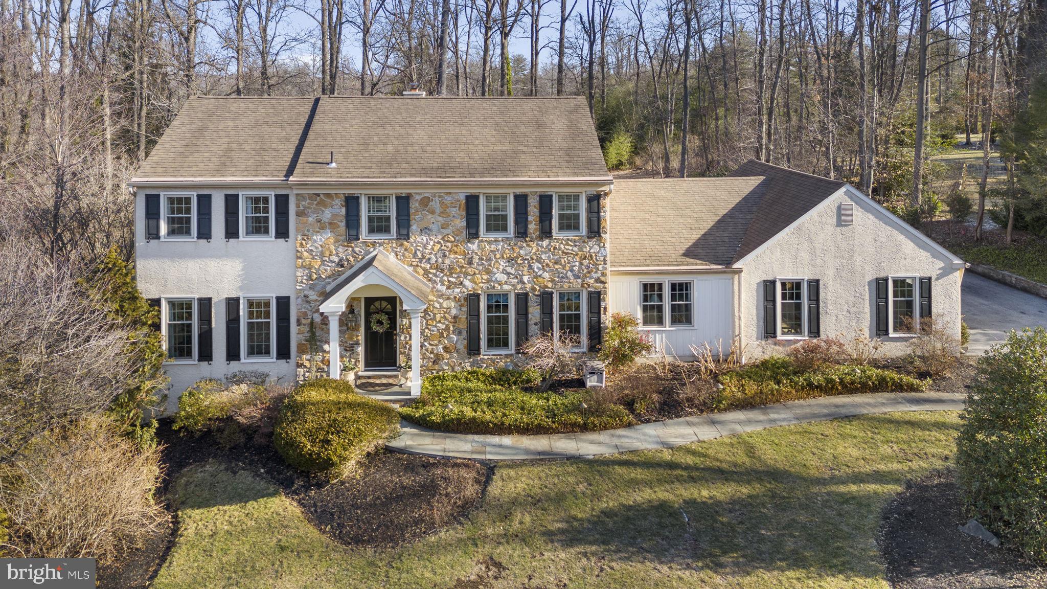 807 Llanelly Ln