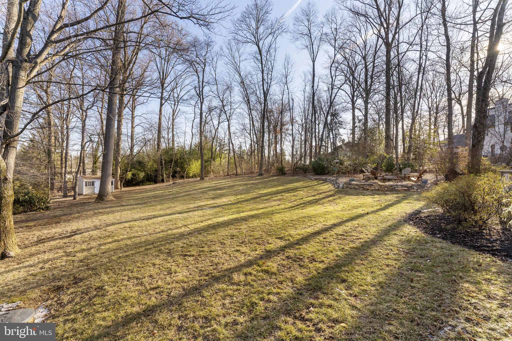 807 Llanelly Ln