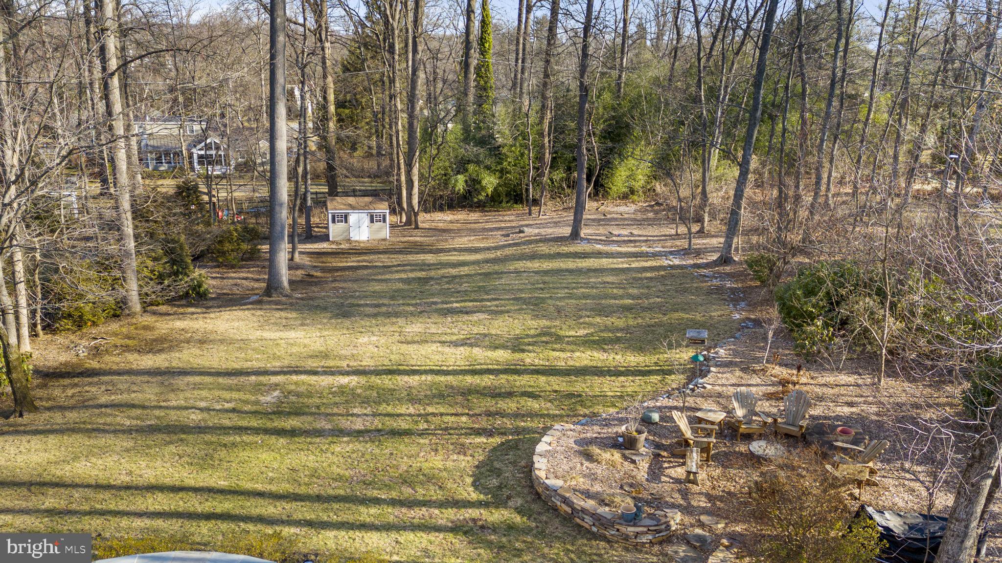 807 Llanelly Ln