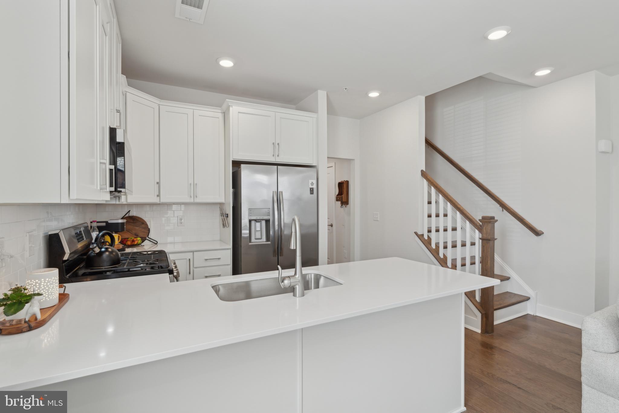 900 Anvil Ct
