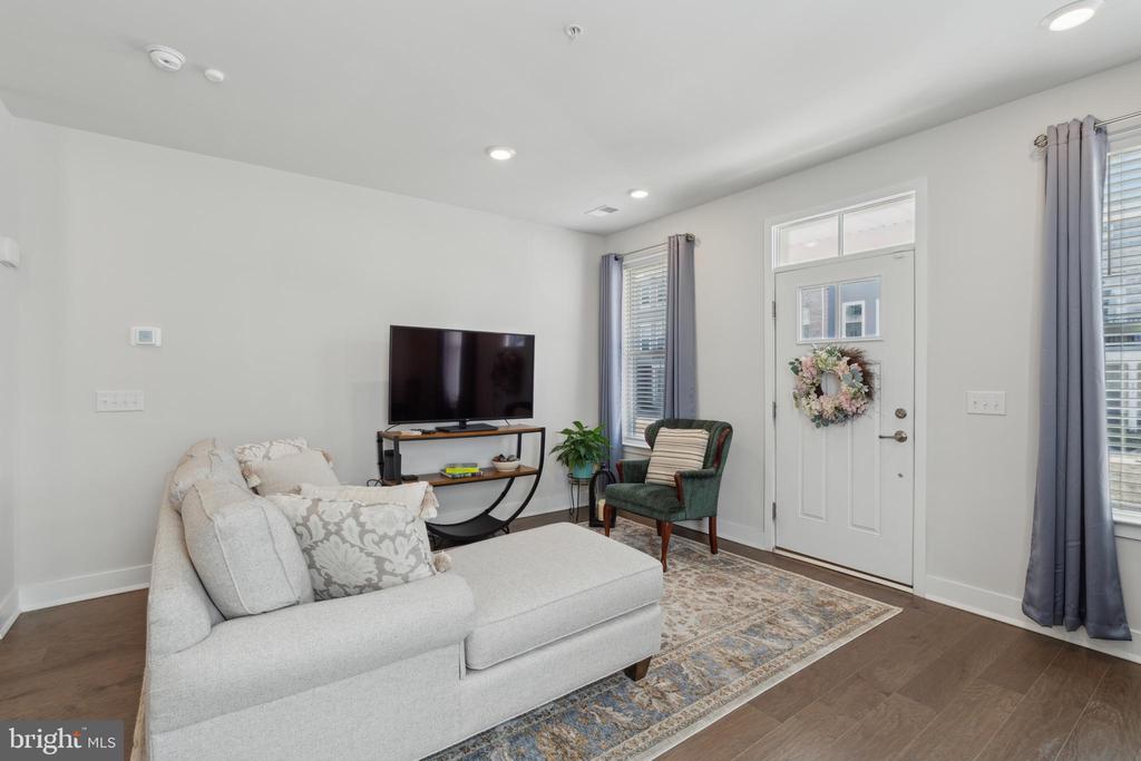 900 Anvil Ct