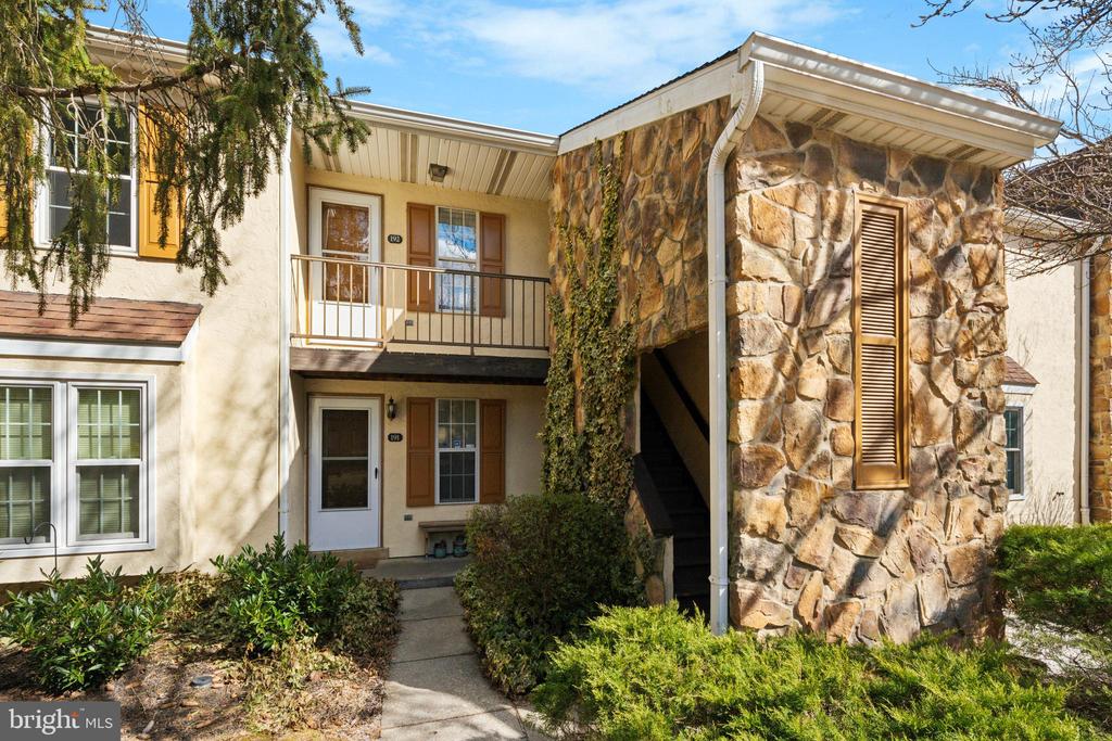 192 Valley Stream Ln