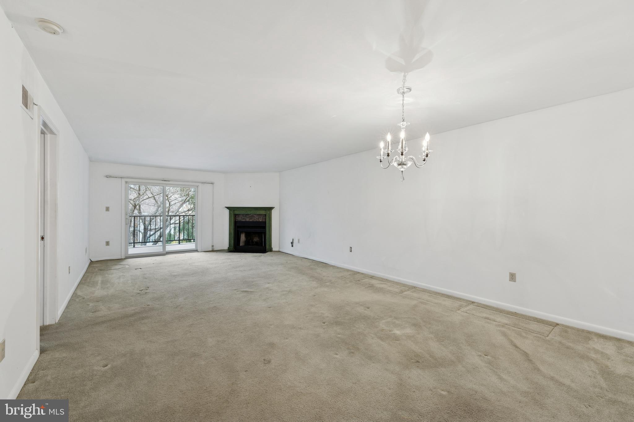 192 Valley Stream Ln