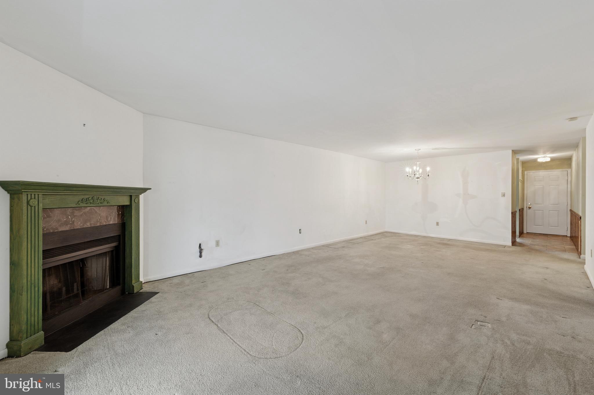 192 Valley Stream Ln