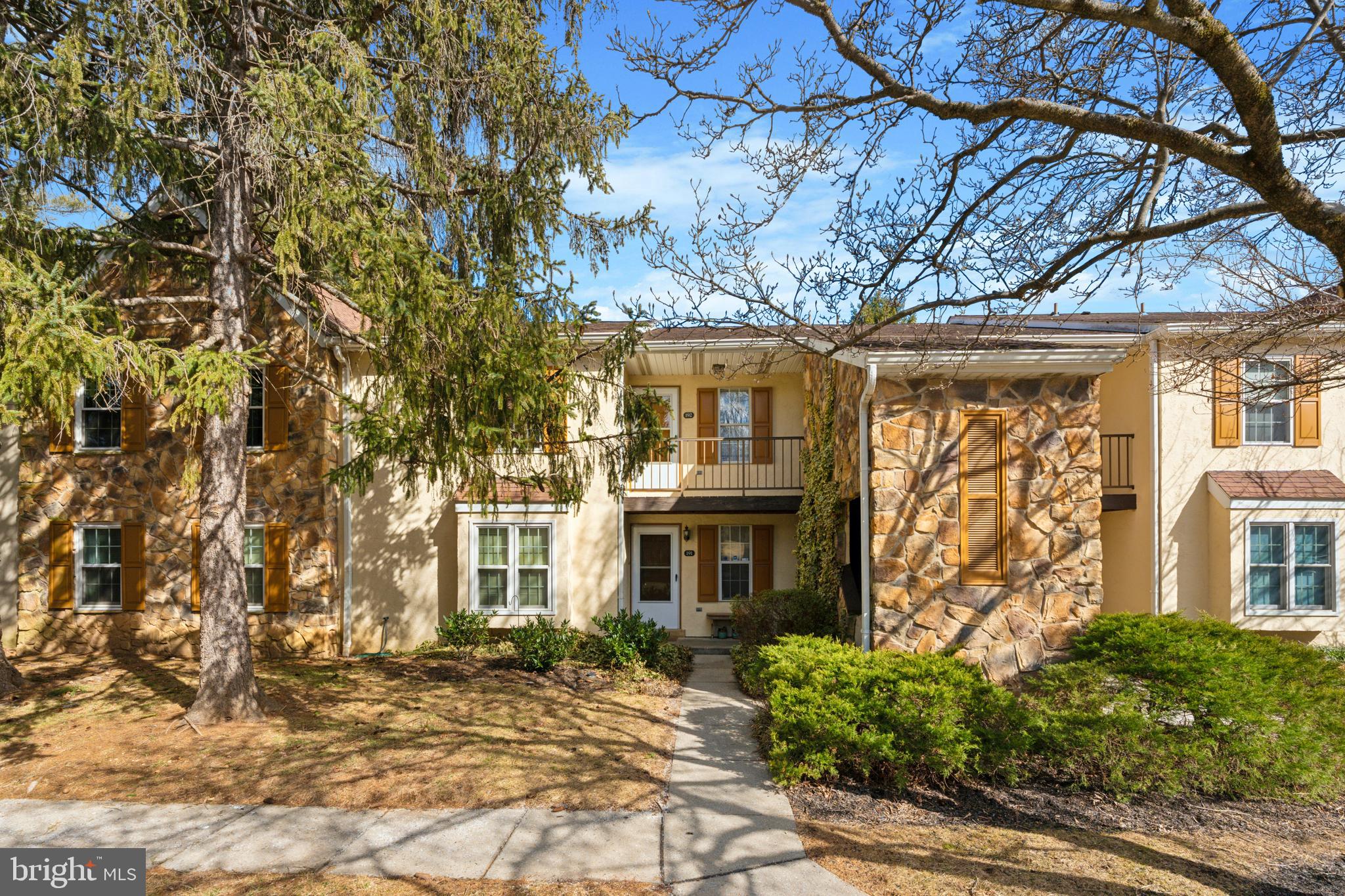 192 Valley Stream Ln
