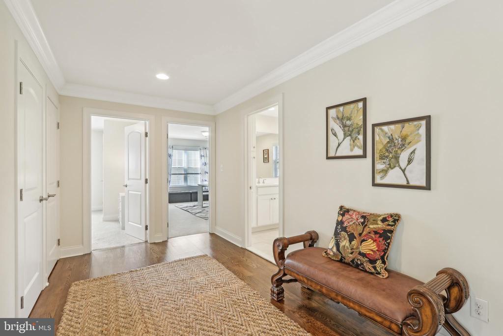 10 E Central Ave