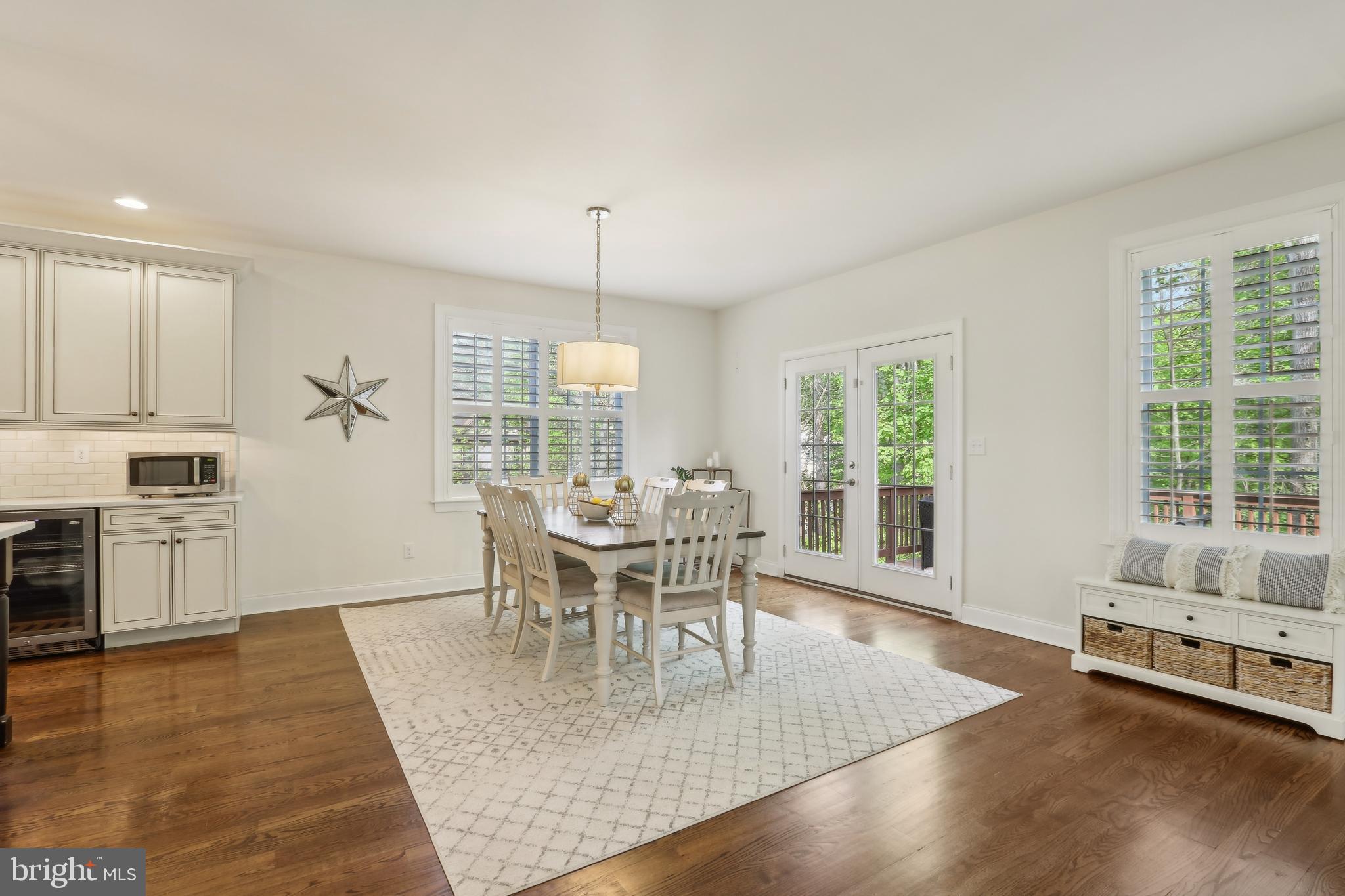 10 E Central Ave