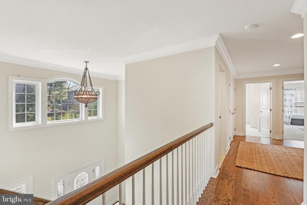 10 E Central Ave