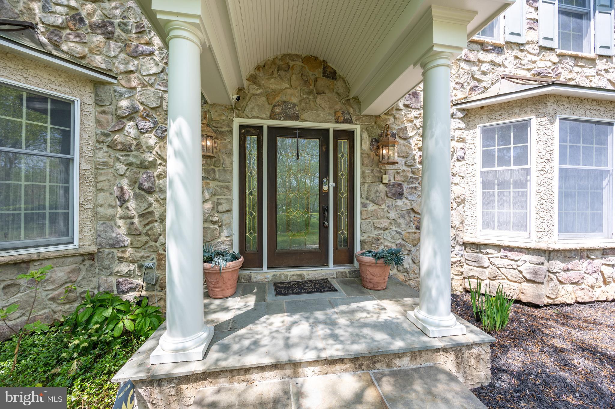 301 Bell Ct