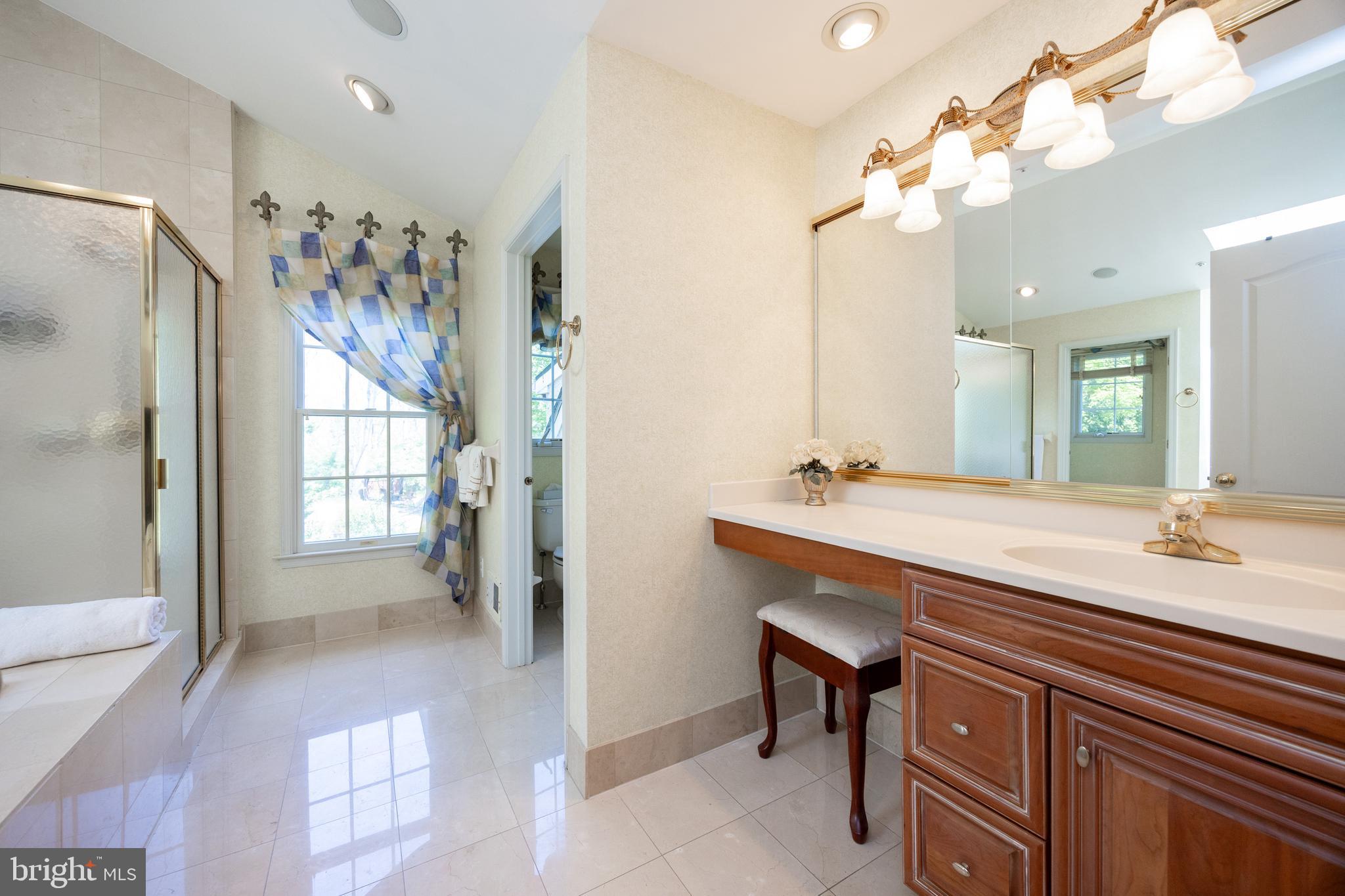301 Bell Ct