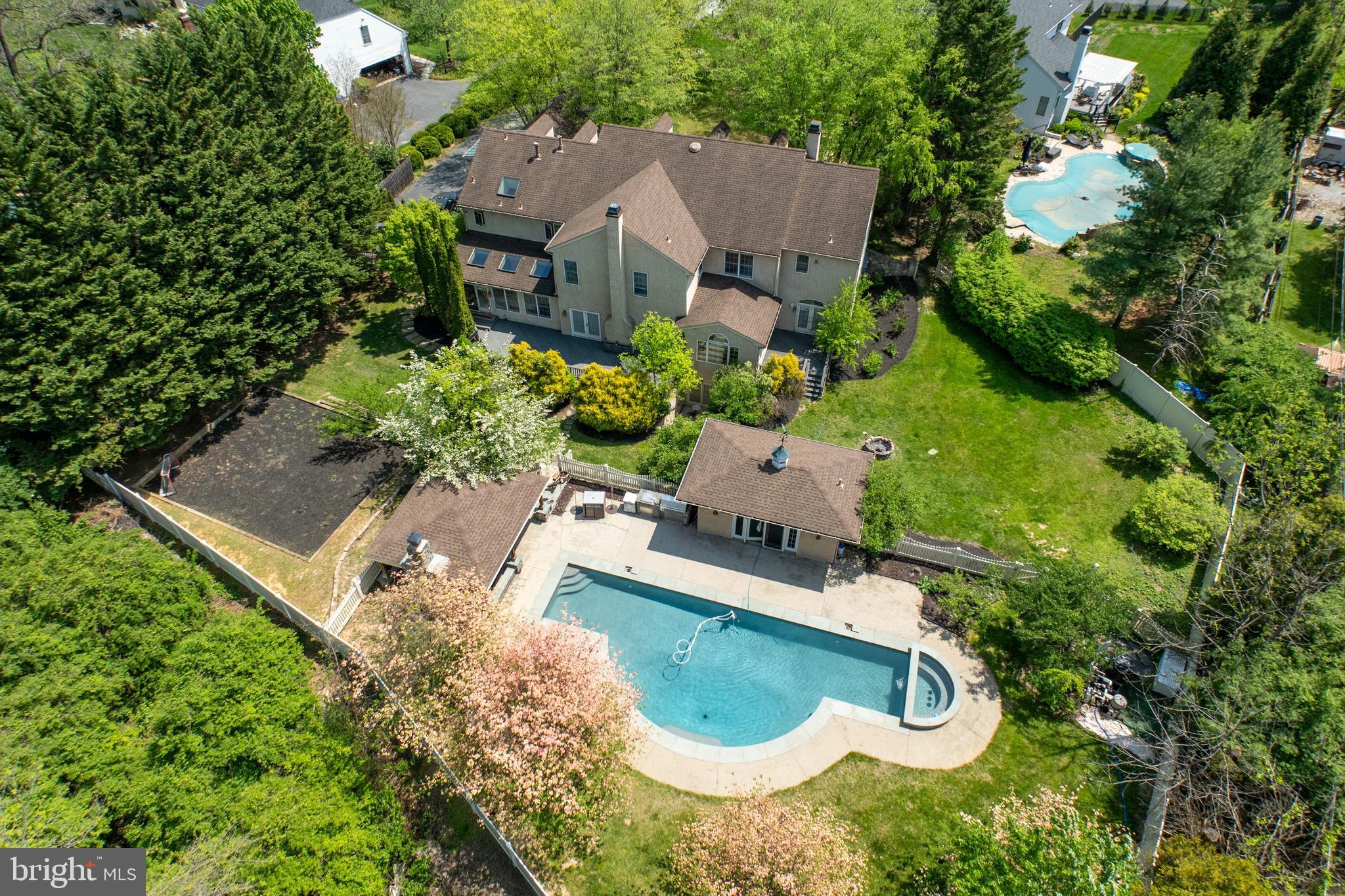 301 Bell Ct