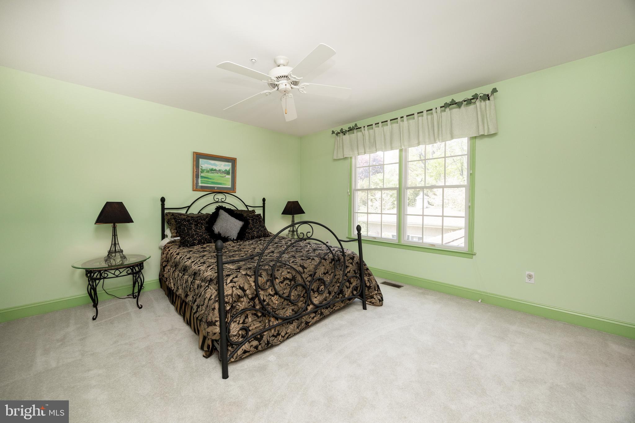 301 Bell Ct