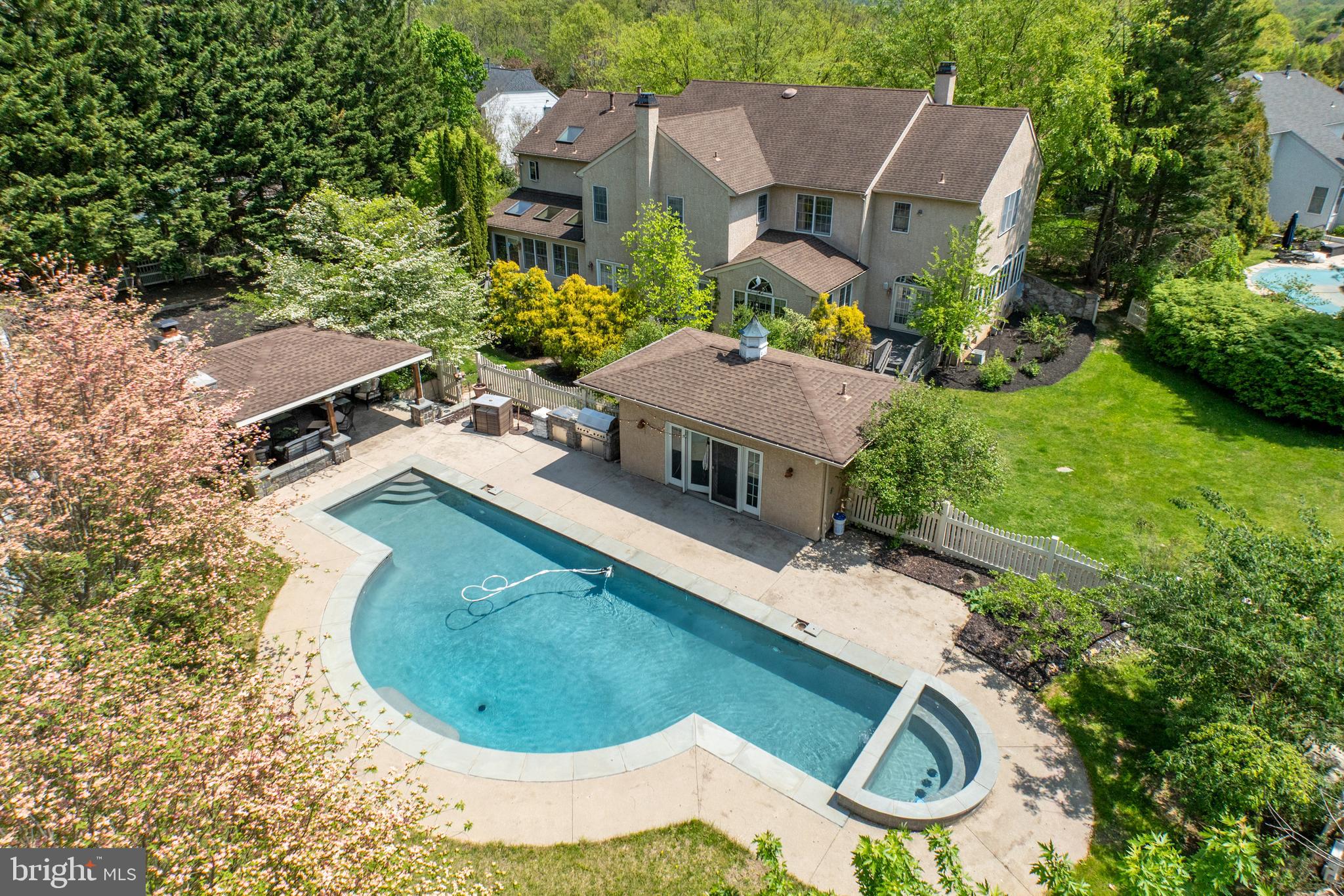301 Bell Ct