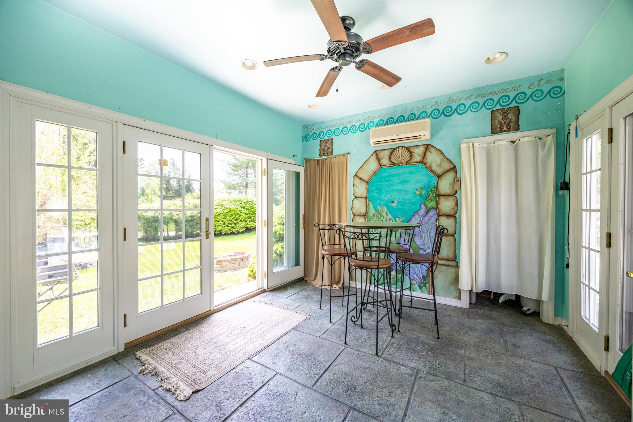 301 Bell Ct