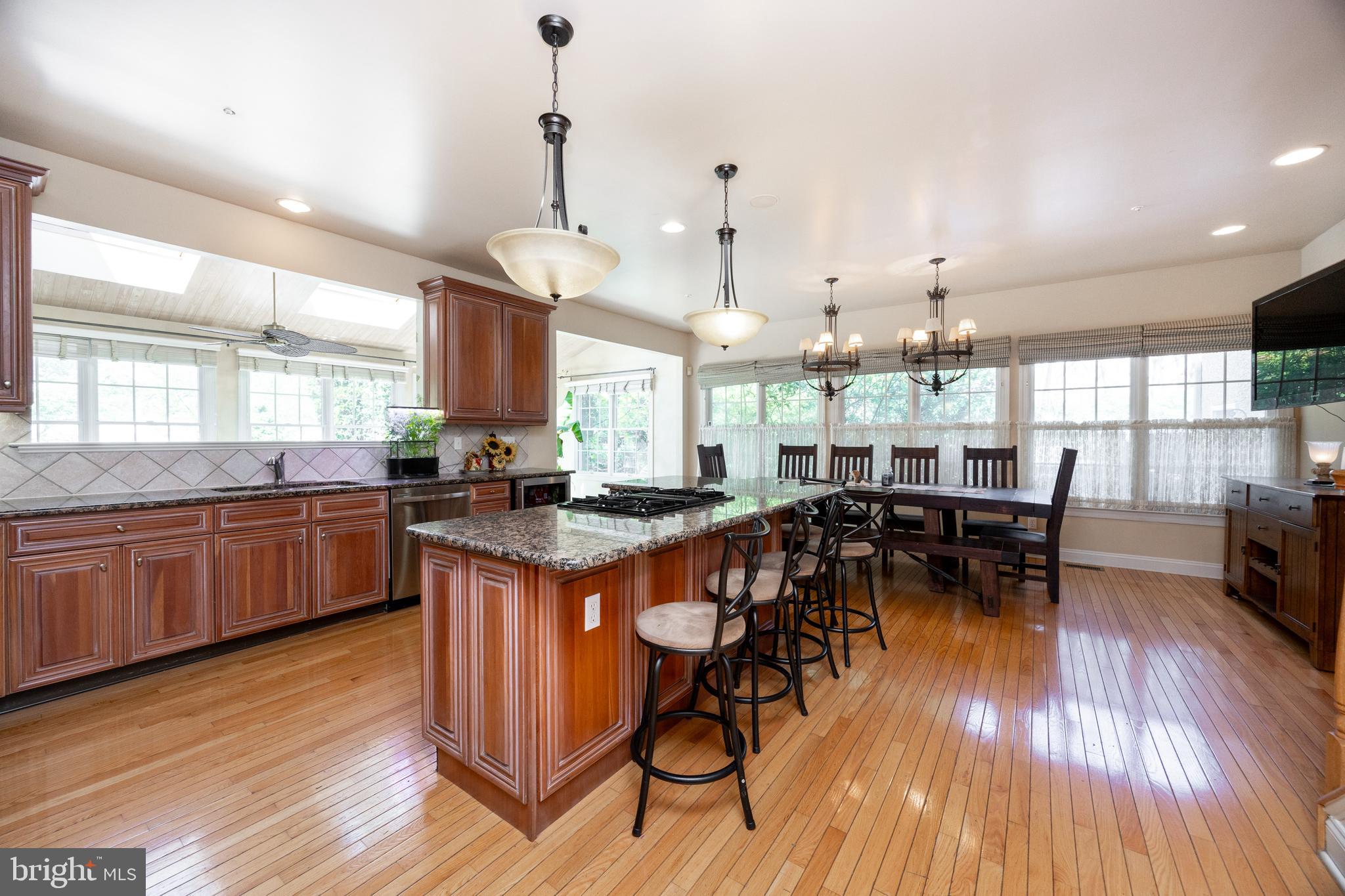301 Bell Ct