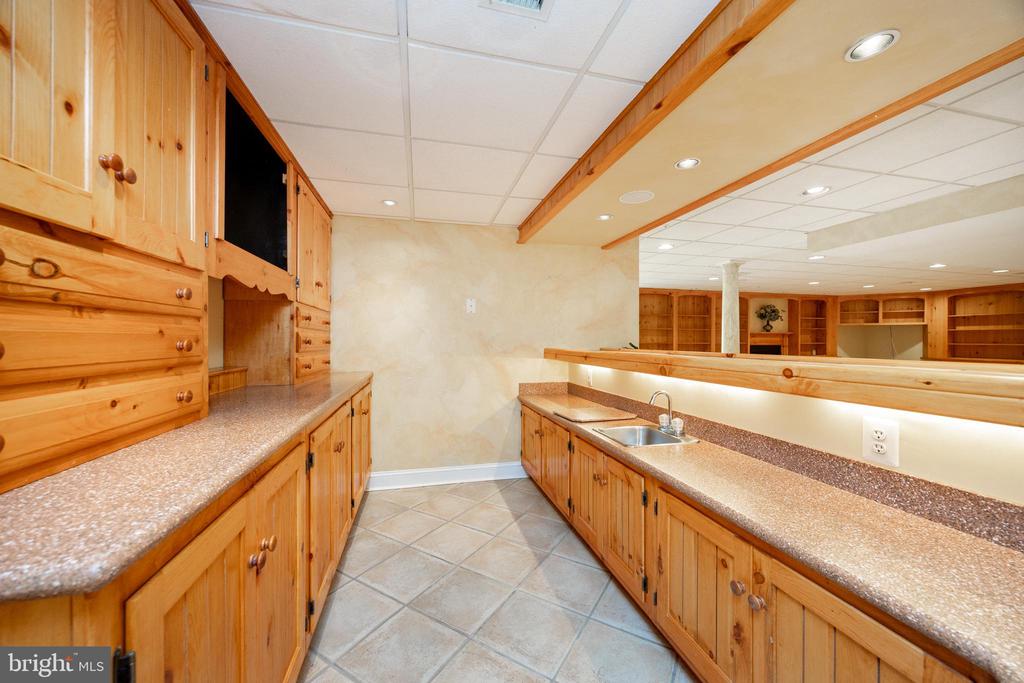 301 Bell Ct