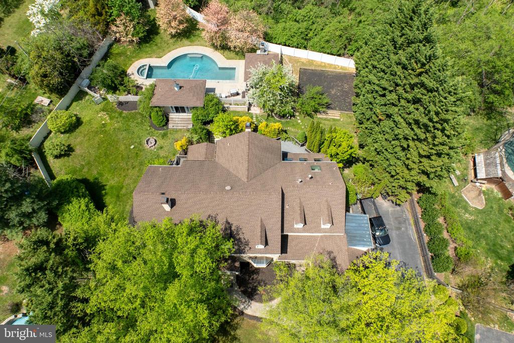 301 Bell Ct