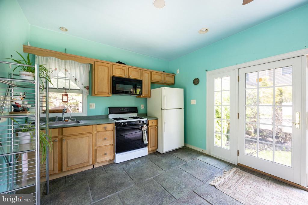 301 Bell Ct