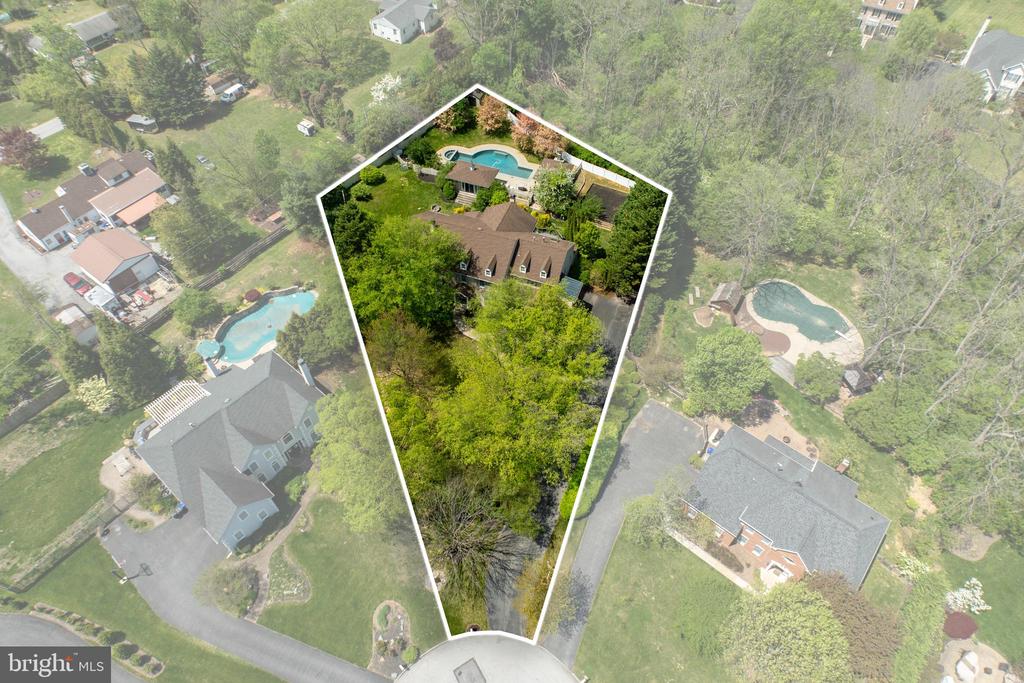 301 Bell Ct