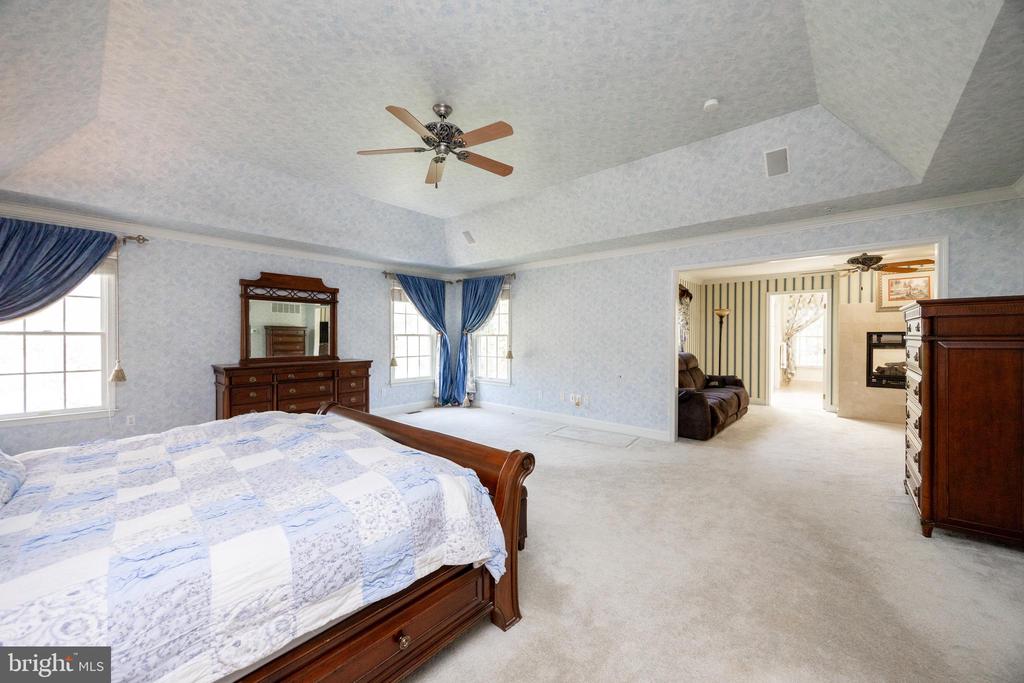 301 Bell Ct