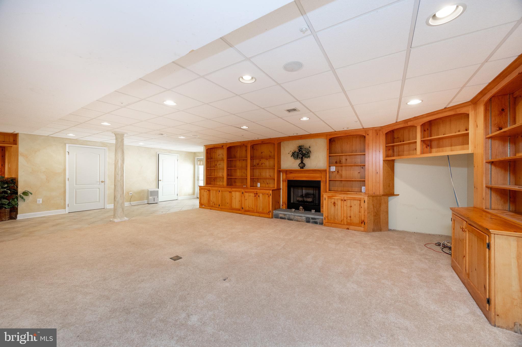 301 Bell Ct