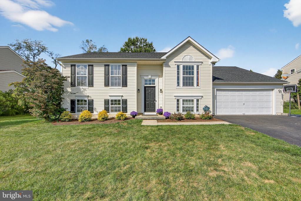 223 PARKVIEW BOULEVARD